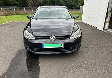 VW Golf Volkswagen 1.2 TSI BMT Trendline - AHK - Navi