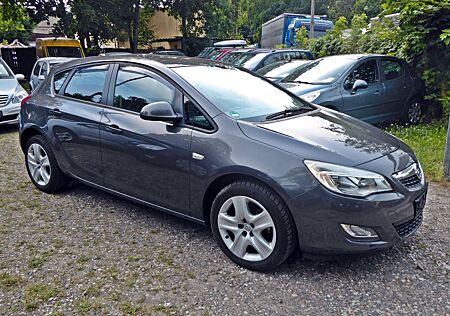 Opel Astra J Lim.TURBO/ Design Edition /TÜV/AU 03/27