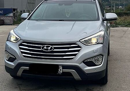 Hyundai Grand Santa Fe 2.2 CRDi Premium 4WD Automati...
