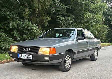 Audi 100