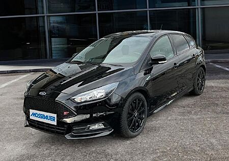 Ford Focus Lim. ST NAVI/PDC/WINTER