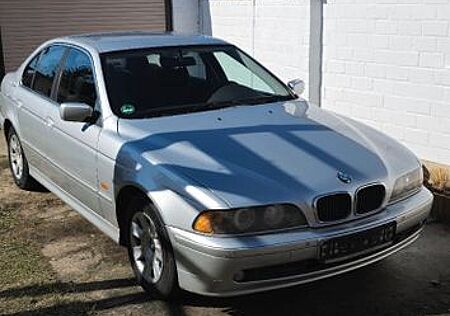 BMW 520i -