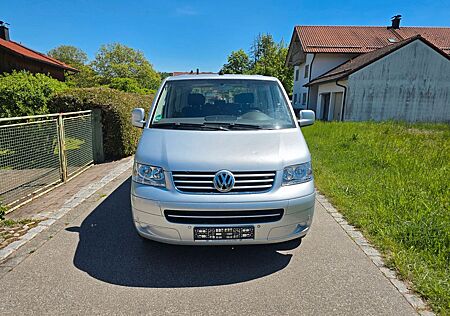 VW T5 Multivan Volkswagen 2.5 TDI