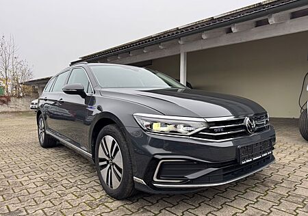 VW Passat Variant Volkswagen Passat Var. GTE ACC AHK Kamera TravelAss Matrix