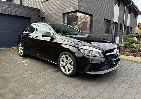Mercedes-Benz A 180 d - Panorama, Scheckheftgepflegt