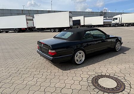 Mercedes-Benz E 320