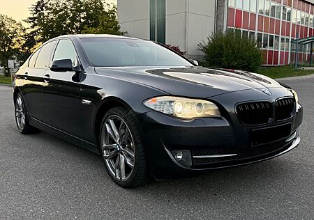BMW 523i Automatik - Tempomat - Schiebedach - Xenon