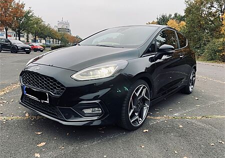 Ford Fiesta 1,5 EcoBoost ST mit Leder-Exklusiv-Paket