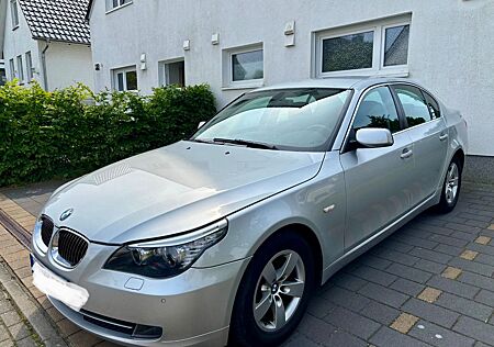 BMW 523i