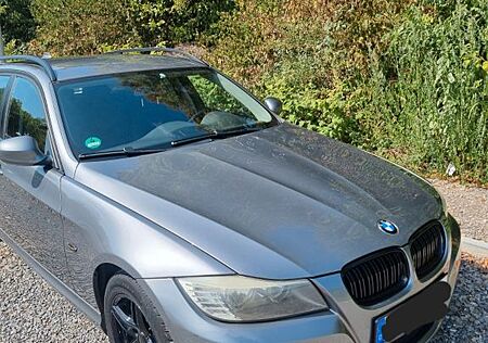 BMW 318i Touring -