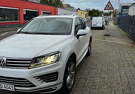 VW Touareg Volkswagen 3.0 V6 TDI SCR Tiptronic