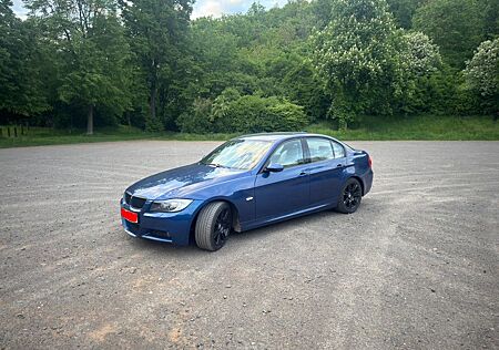 BMW 330i - E90 M-Paket*TÜV Neu