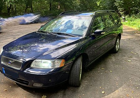 Volvo V70 2.4D AWD Momentum 136kW Automatik TÜV NEU