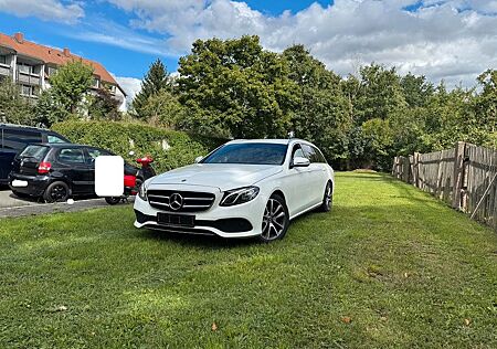 Mercedes-Benz E 220 d T Autom. 7 Sitze. Voll ausstattung