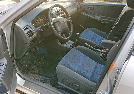 Mazda 626 2.0 85 kW Exclusive Exclusive