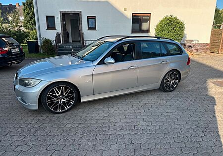 BMW 318 Xenon, Panoramadach, Sport Ledersitze, Tempomat