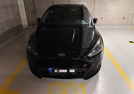 Ford Focus 2,0 EcoBoost ST Leder-Exklusiv-Paket ST