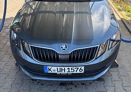 Skoda Octavia 1.6 TDI DSG Ambition Combi Ambition
