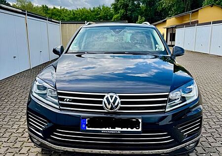 VW Touareg Volkswagen V6 TDI EXECUTIVE EDITION R-LINE