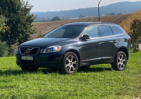Volvo XC 60 XC60 D5 AWD Geartronic Summum AHK, Standheizung
