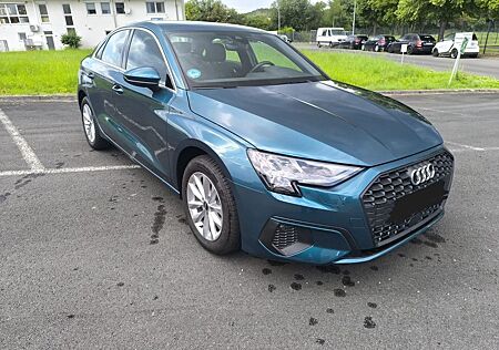 Audi A3 30 TFSI - Limousine -sehr schönes Fahrzeug-