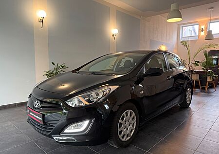 Hyundai i30 Style 1,6*1.Hand*8 fach Räder*