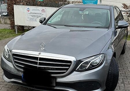 Mercedes-Benz E 220 d Autom. -