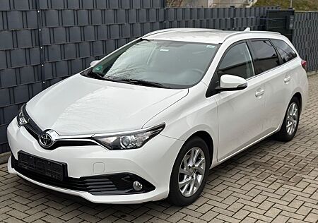 Toyota Auris Touring Sports Comfort 1.6 D-4D*8xbereift