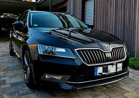 Skoda Superb 2.0 TDI 140kW DSG 4x4 Ambition NAVI AHK