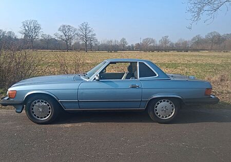 Mercedes-Benz SL 560
