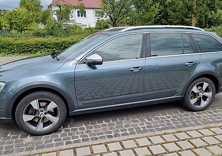 Skoda Octavia scout 2.0 TDI DSG 4x4, Sound, ACC, Xenon