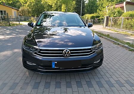 VW Passat Variant Volkswagen 2.0 TDI SCR Business Variant ...