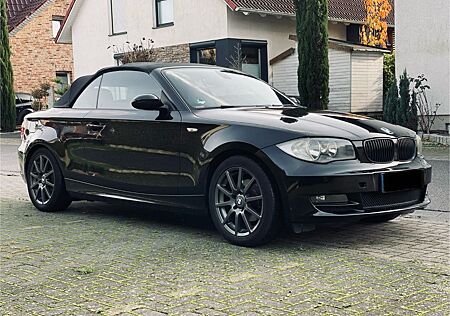 BMW 118i Cabrio mit Windschott, neuer Motor