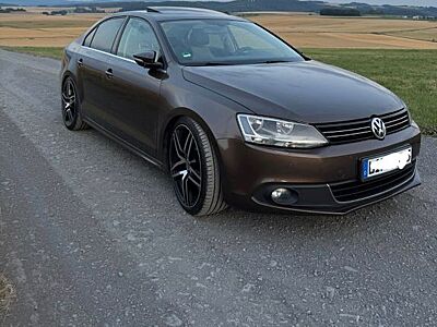 Volkswagen  WV Jetta 2.0 TDI Highline. 140PS.