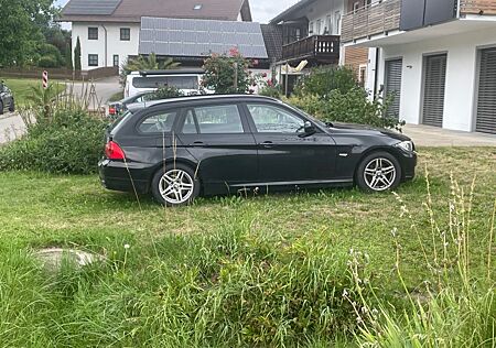 BMW 318i Touring -