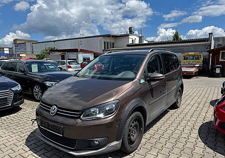VW Touran Volkswagen CrossTouran