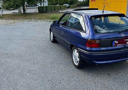 Opel Astra 1.6 16V Sport Sport