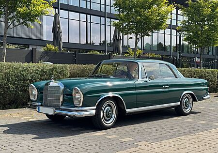 Mercedes-Benz 250 SE Coupé Automatic / Schiebedach