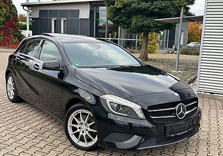 Mercedes-Benz A 180 AMG Line Xenon Panorama