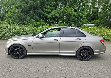 Mercedes-Benz C 230 W204-C230/V6-AMG Paket. Top!