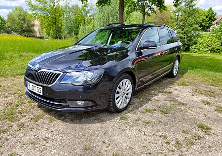 Skoda Superb 2.0 TDI Exclusive Kombi TOP