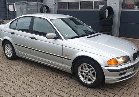 BMW 318i -