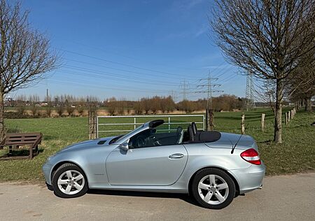 Mercedes-Benz SLK 200 KOMPRESSOR - Airscarf System,Navi,Leder