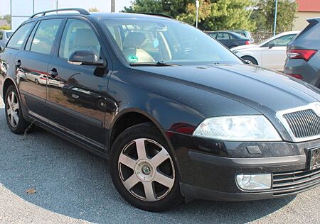 Skoda Octavia Combi Elegance mit AHK