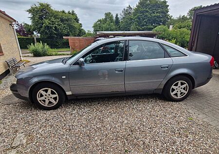 Audi A6 2.4 -2.Hand-8-fach bereift