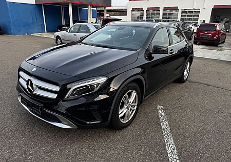 Mercedes-Benz GLA 220 CDI 4Matic Pano,Leder ,Autom.AHK