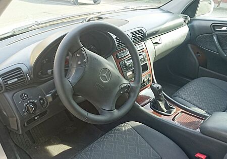 Mercedes-Benz C 200 KOMPRESSOR T ELEGANCE Elegance
