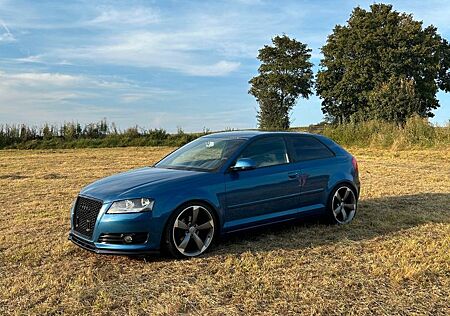 Audi A3 TÜV NEU Zahnriemen,Service,Bremse,Reifen NEU