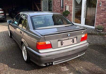 BMW 325i E36 Aerodynamic Paket restauriert m50b2