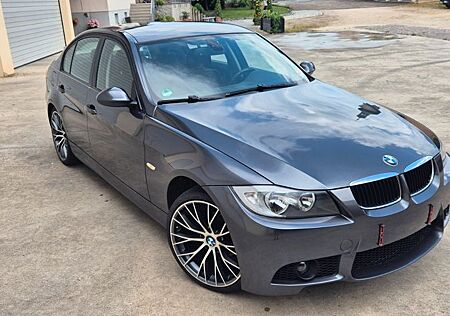 BMW 320i - e90 Liebhaberfahrzeug zu Verkaufen